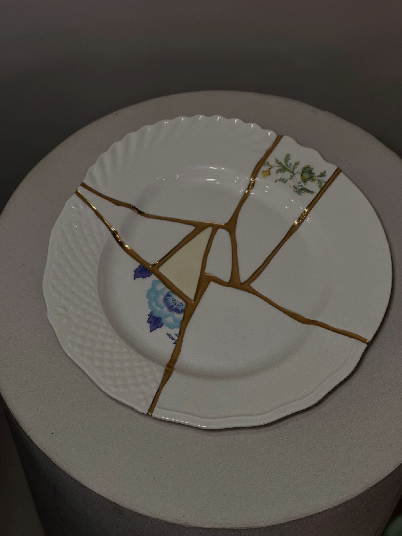 Тарелка SELETTI Kintsugi, фарфор, золото 24 карата
